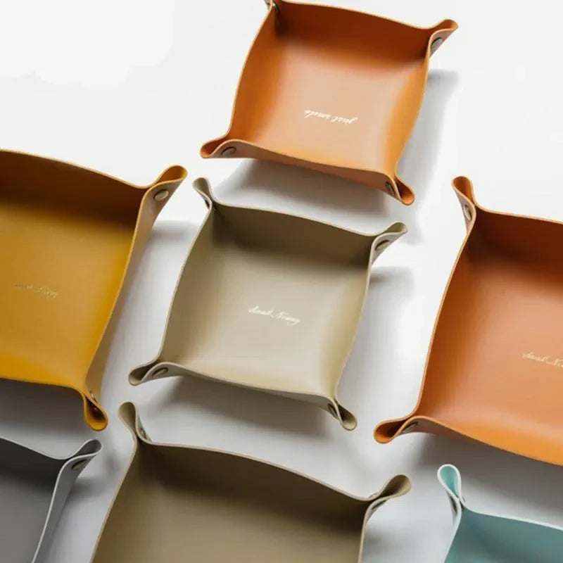 Bandeja Decorativa Minimalista em Couro – Sofisticação e Estilo para Seu Ambiente